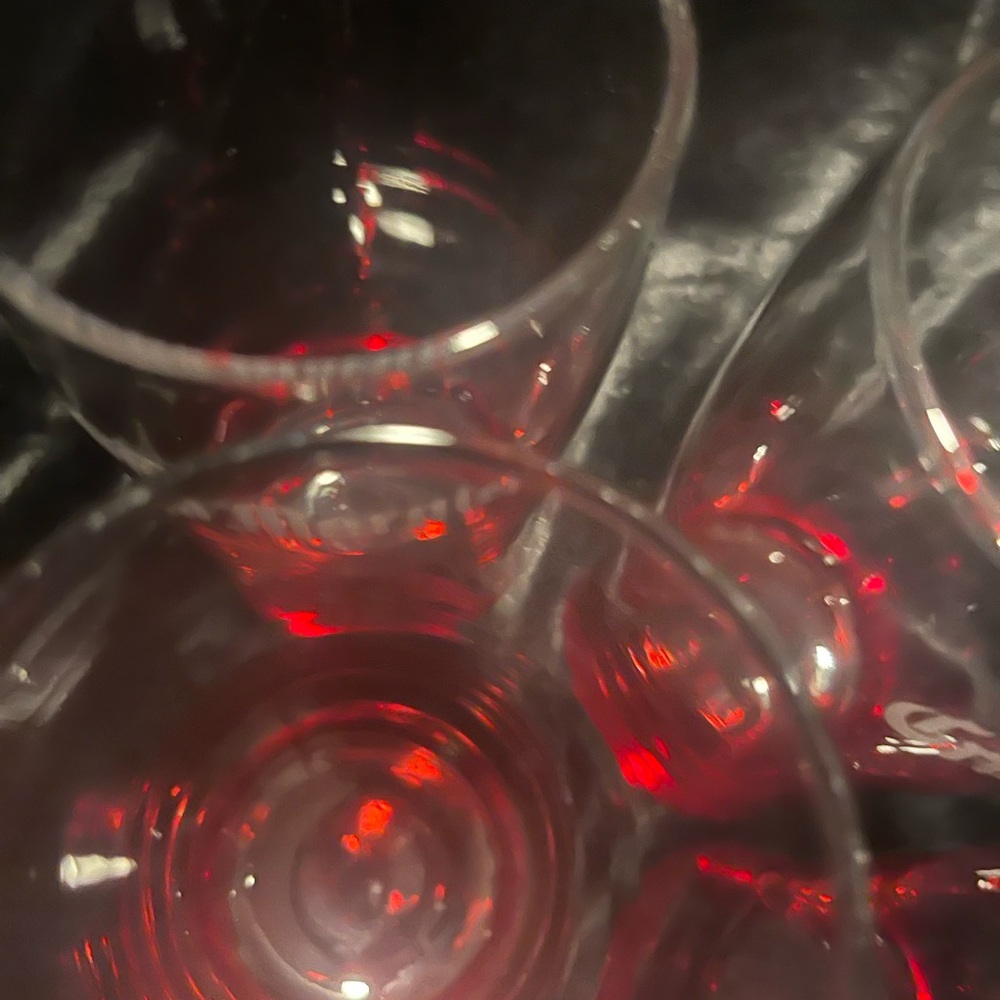 Red Glass Set - Picture 4 of 9